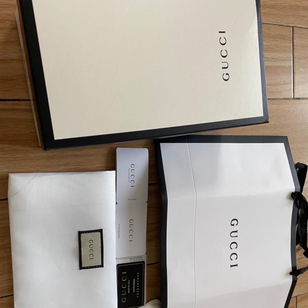Men Gucci Shoes - Picture 3 of 8